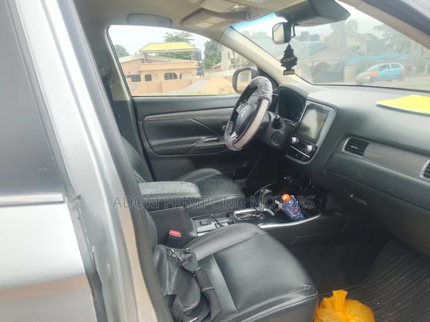 Mitsubishi Outlander 2020 Silver