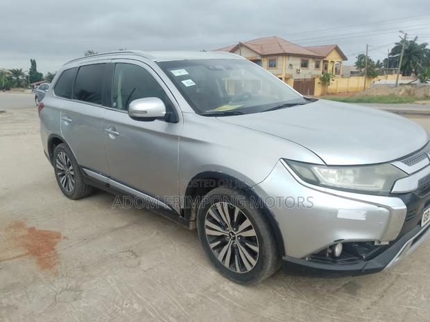 Mitsubishi Outlander 2020 Silver