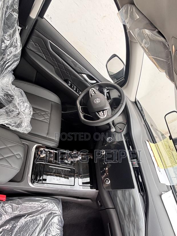 New Dongfeng Rich 7 2025 Black