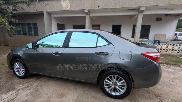 Toyota Corolla LE Eco 4dr Sedan (1.8L 4cyl CVT) 2015 Gray