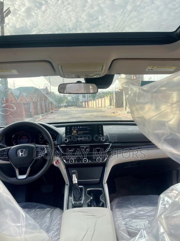 Honda Accord EX (1.5L 4cyl Turbo CVT) 2019 White