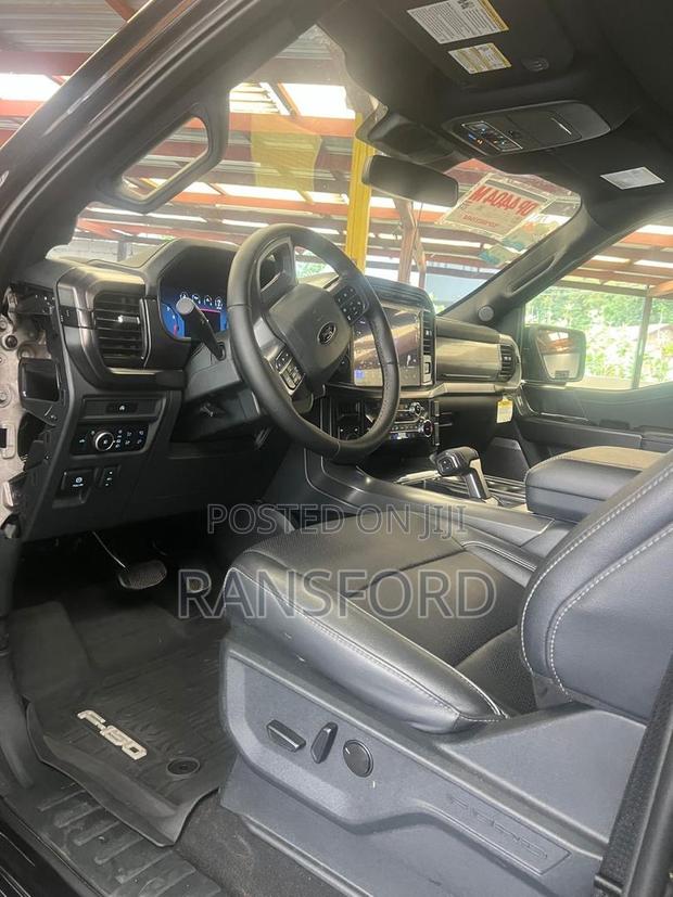 Ford F-150 LARIAT 4WD SuperCrew 5.5' Box 2025 Black