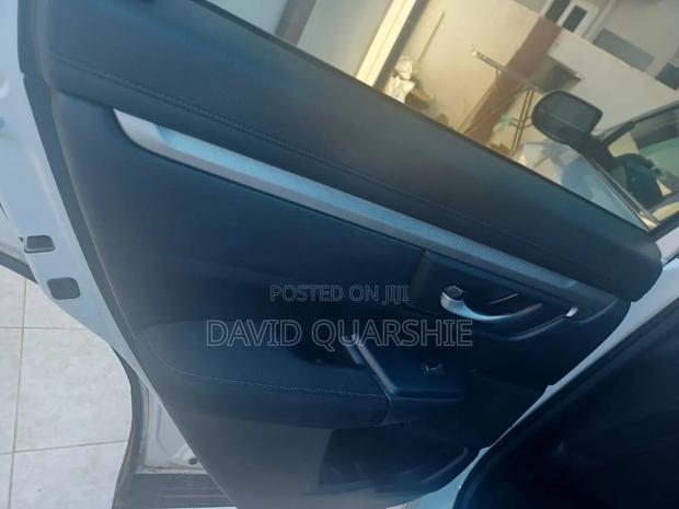 Honda CR-V 2021 White