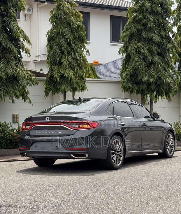 Hyundai Grandeur 2017 Gray