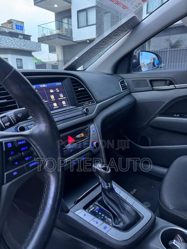 Hyundai Elantra Limited 2018 White