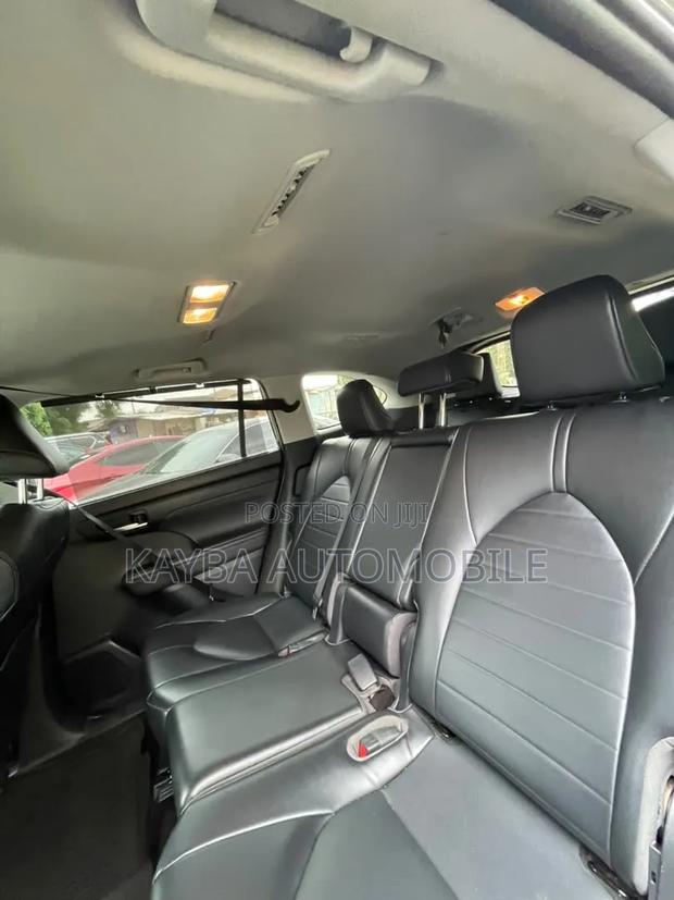 Toyota Highlander 2022 Gray