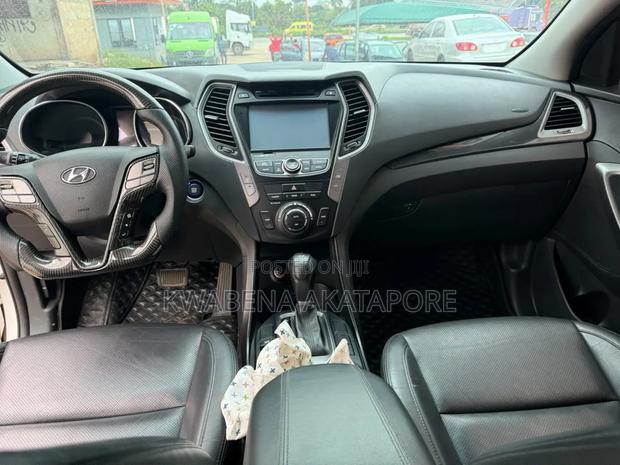 Hyundai Santa Fe SE AWD 2017 White