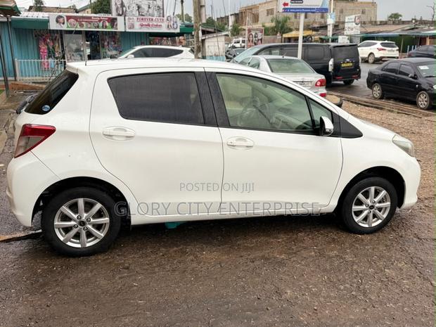 Toyota Vitz 1.3 AWD 3dr 2012 White