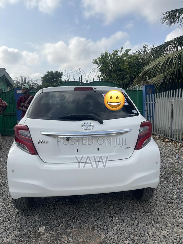 Toyota Vitz 1.5 FWD 5dr 2014 White