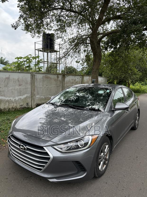 Hyundai Elantra SE 2018 Gray