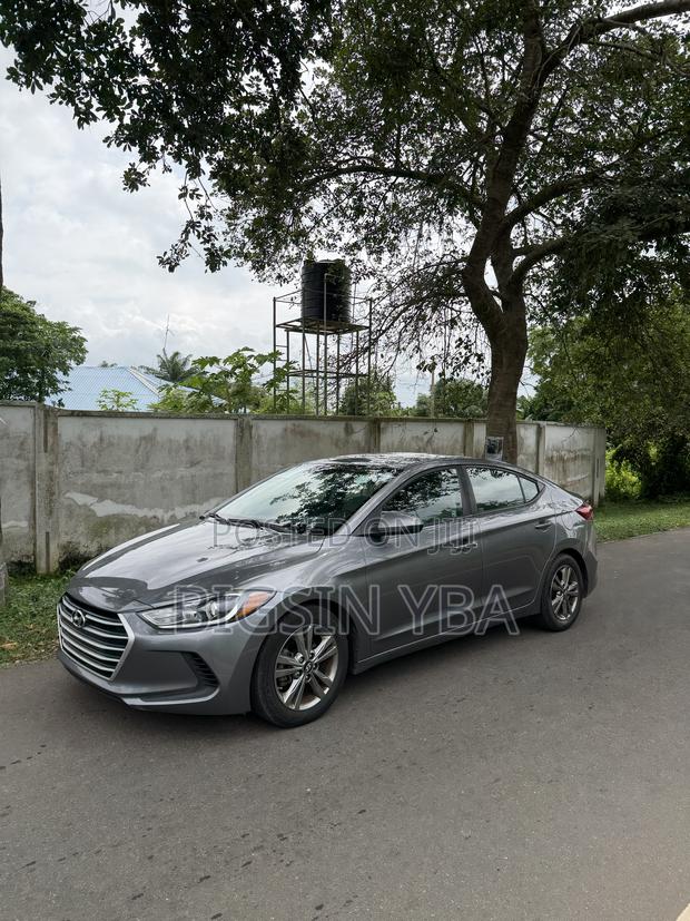 Hyundai Elantra SE 2018 Gray