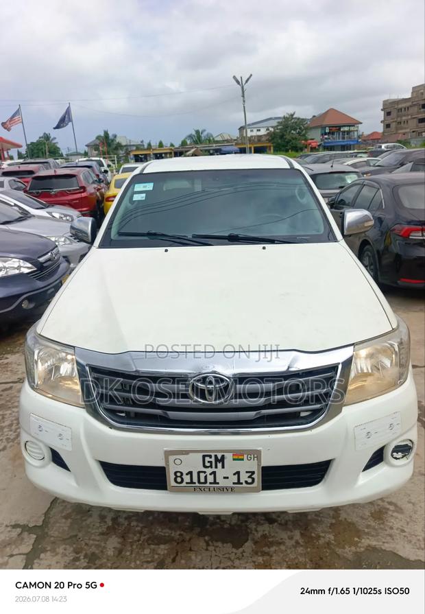 Toyota Hilux 2013 White