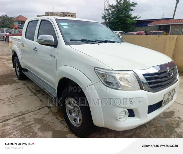 Toyota Hilux 2013 White