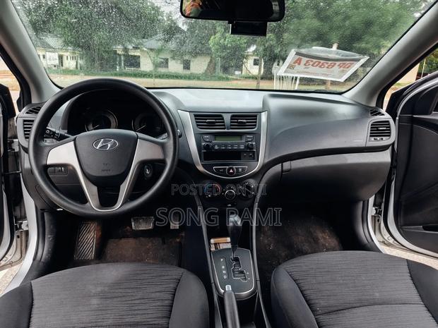 Hyundai Accent 2017 Silver