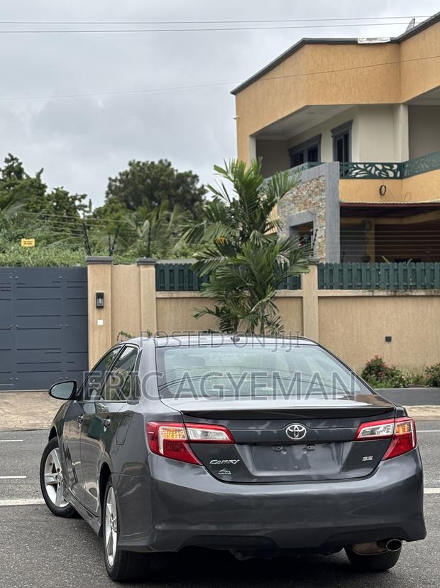 Toyota Camry 2014 Gray