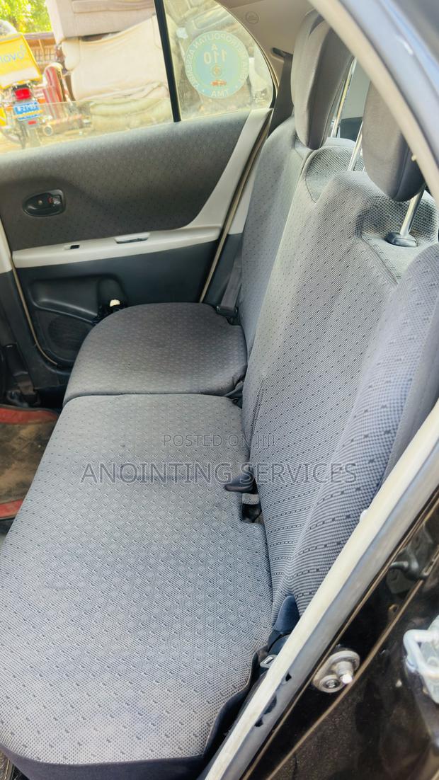 Toyota Yaris Base Hatchback 5dr 2010 Black