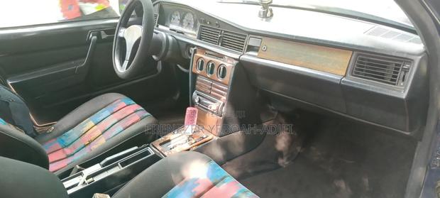 Mercedes-Benz 190E 1993 Blue