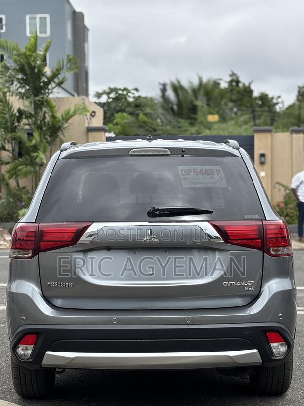 Mitsubishi Outlander 2016 Gray