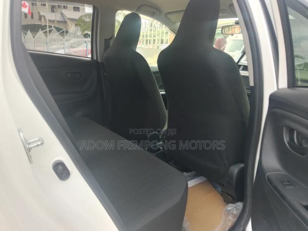 Toyota Vitz 2014 White