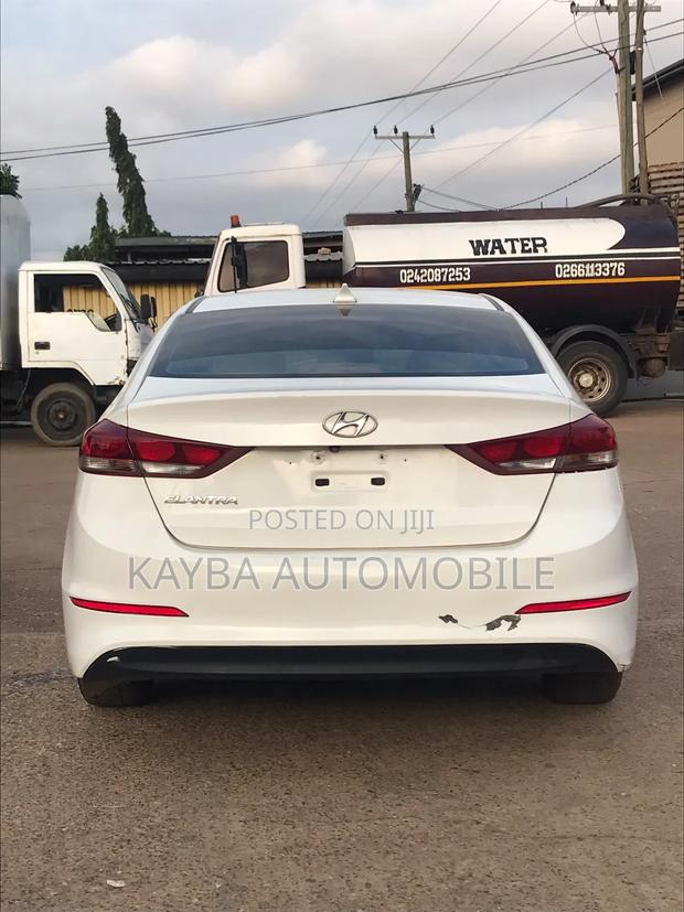 Hyundai Elantra 2017 White