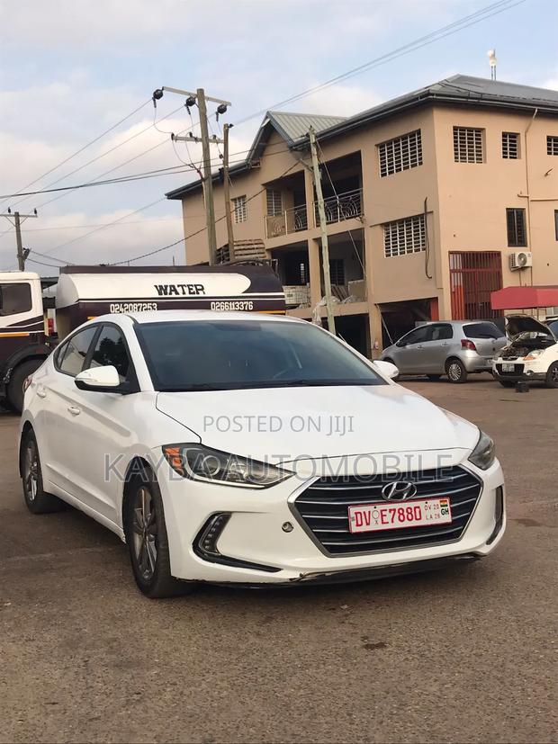 Hyundai Elantra 2017 White