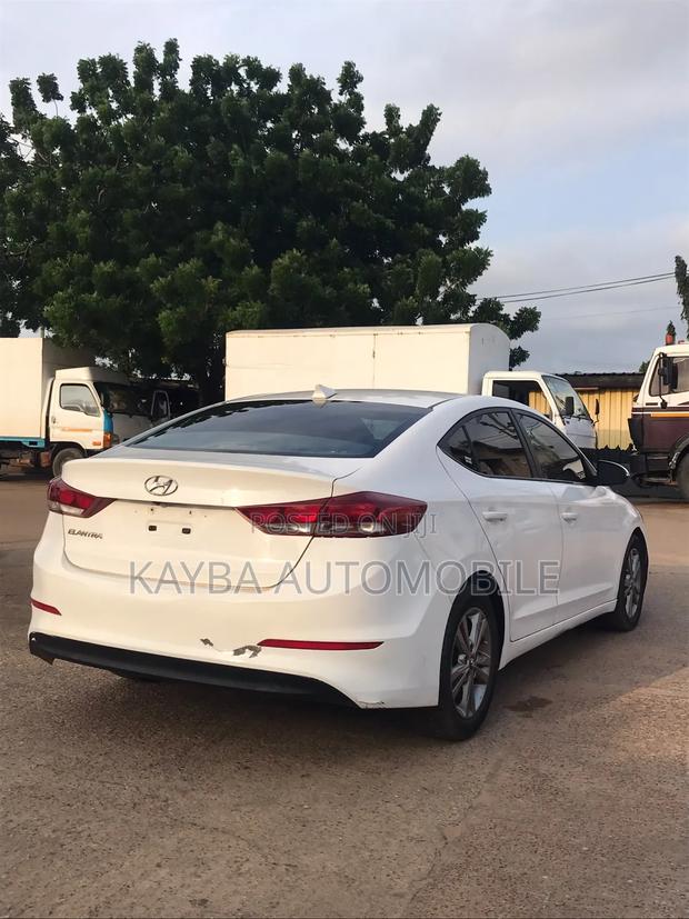 Hyundai Elantra 2017 White