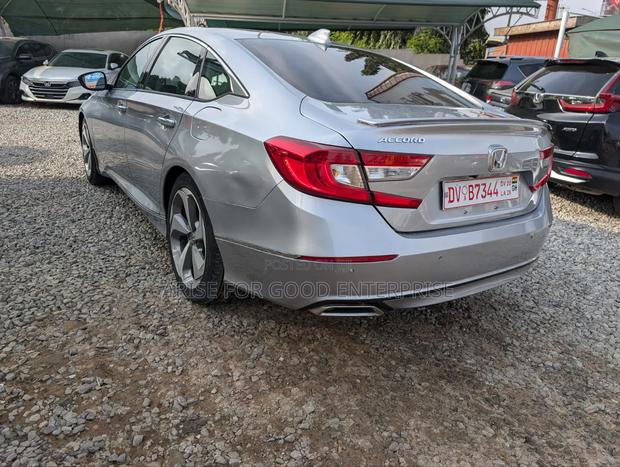Honda Accord Touring 2.0T 2020 Silver