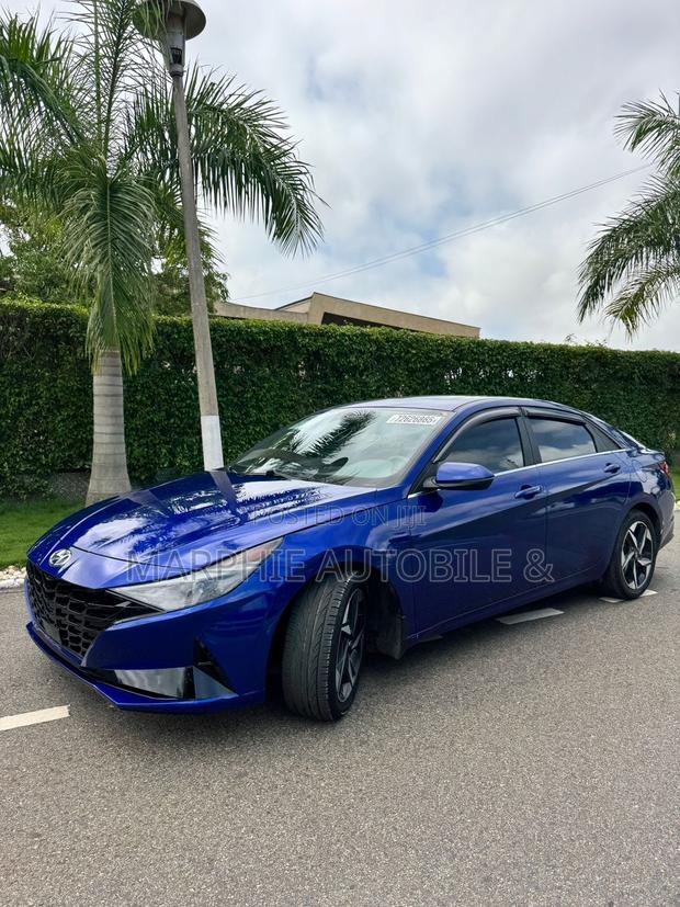 Hyundai Elantra Limited 2022 Blue