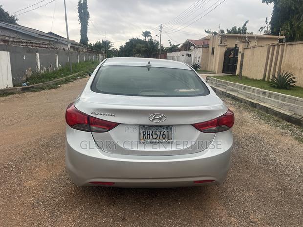 Hyundai Elantra 2016 Silver