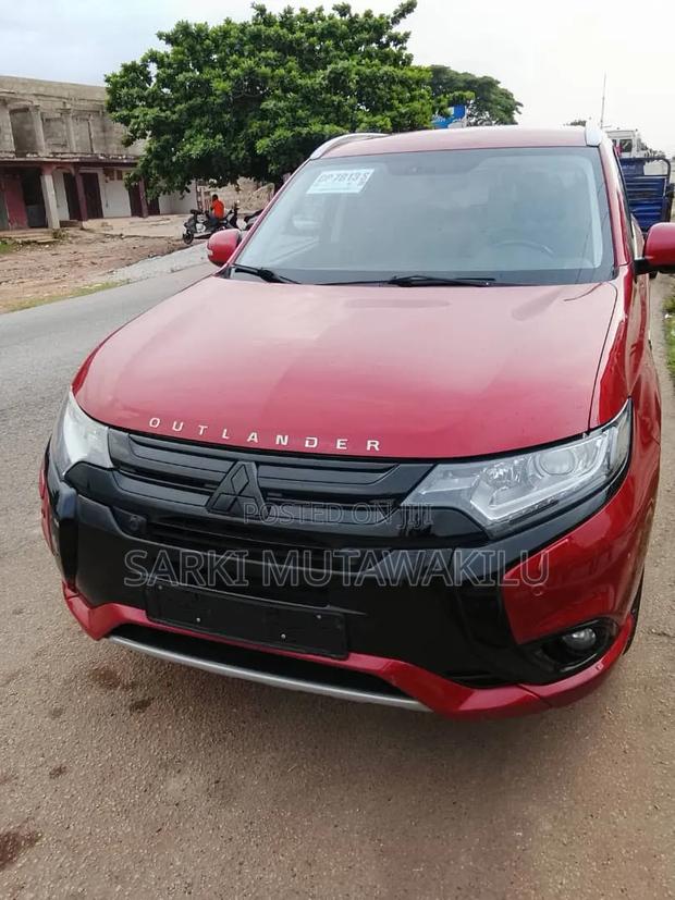 Mitsubishi Outlander 2016 Red