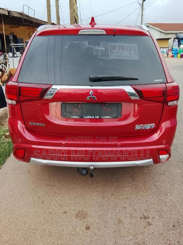 Mitsubishi Outlander 2016 Red