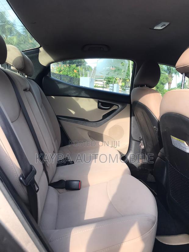 Hyundai Elantra 2015 Gold