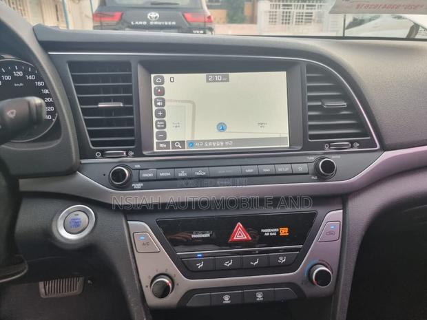 Hyundai Avante 2017 White