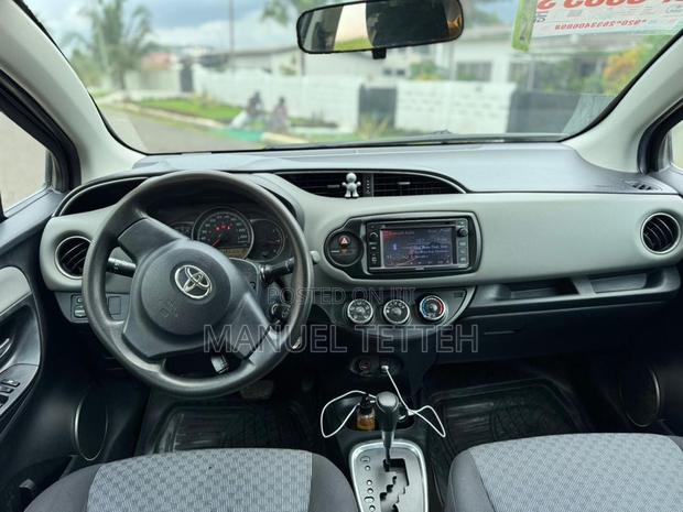 Toyota Yaris LE Hatchback 5dr 2015 Black