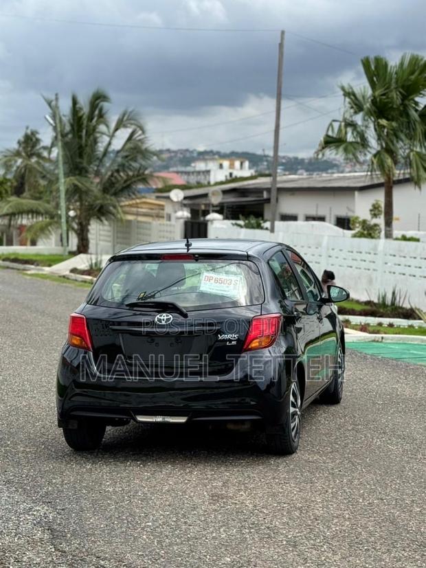 Toyota Yaris LE Hatchback 5dr 2015 Black