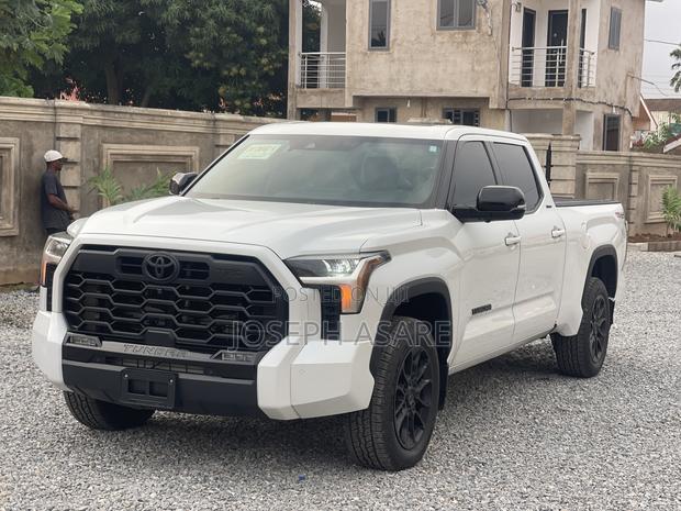 Toyota Tundra Limited CrewMax 4WD SB w/5.5' Bed 2025 White