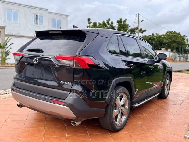 Toyota RAV4 Limited 2022 Black