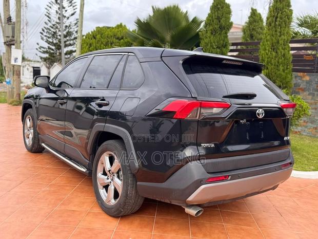 Toyota RAV4 Limited 2022 Black