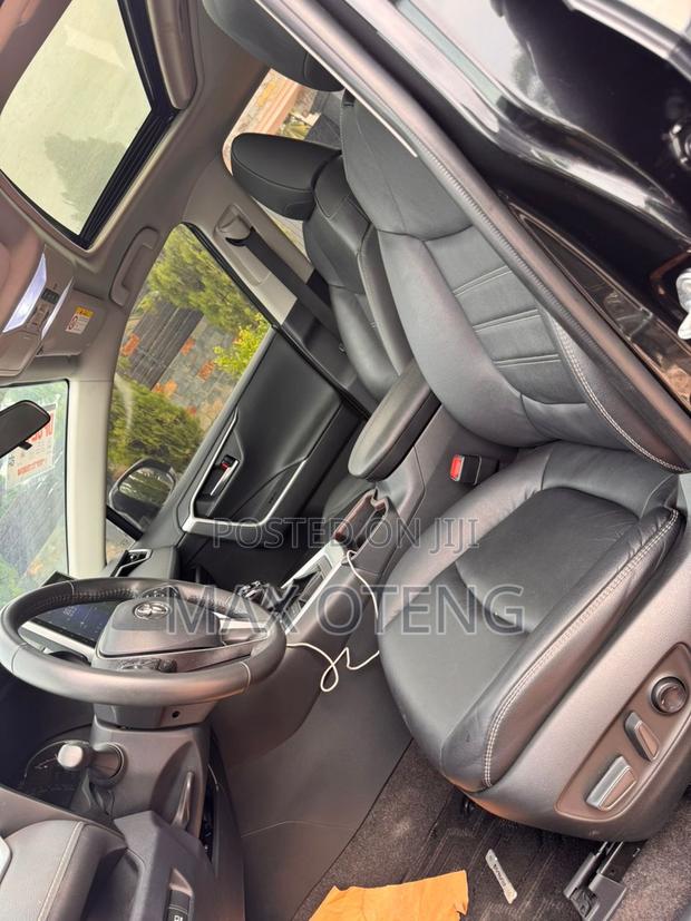 Toyota RAV4 Limited 2022 Black