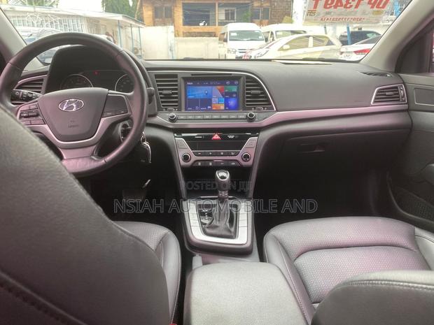 Hyundai Avante 2016 Blue