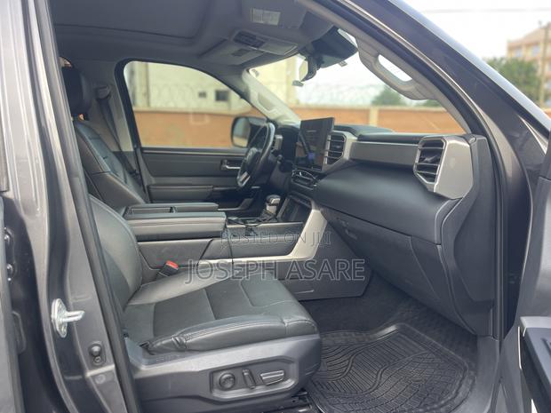 Toyota Tundra Hybrid 2024 Gray
