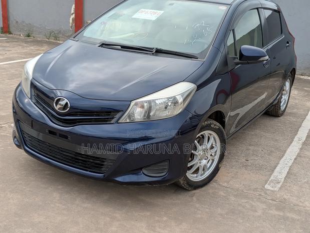 Toyota Vitz 1.3 FWD 5dr 2013 Blue