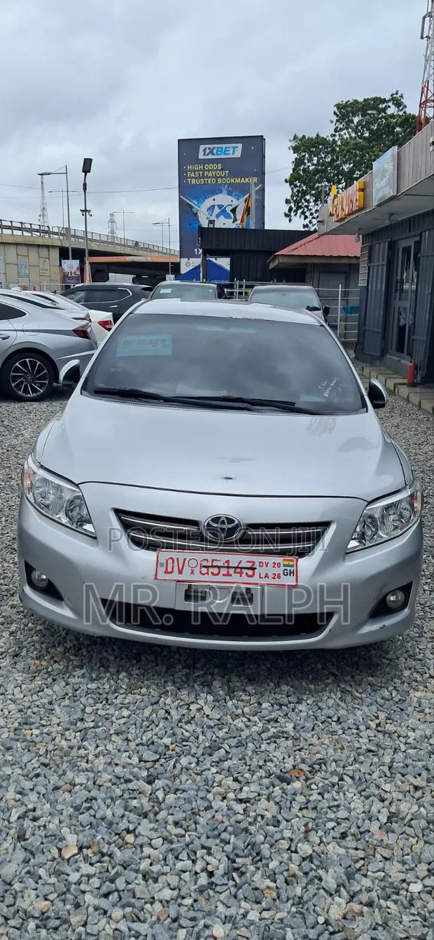 Toyota Corolla Altis 2010 Silver