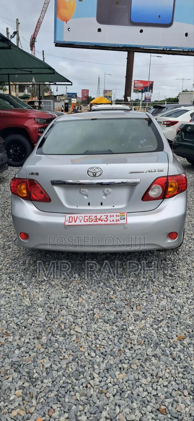Toyota Corolla Altis 2010 Silver