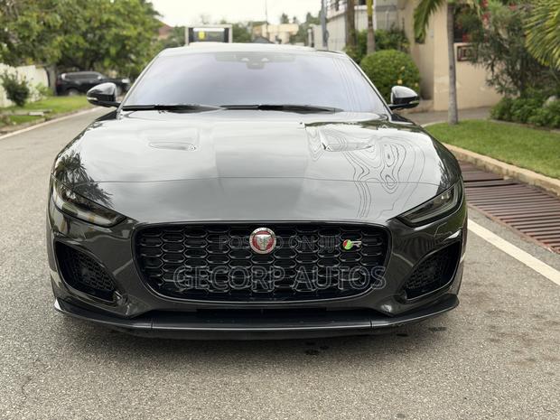 Jaguar F-Type R Coupe AWD 2023 Gray