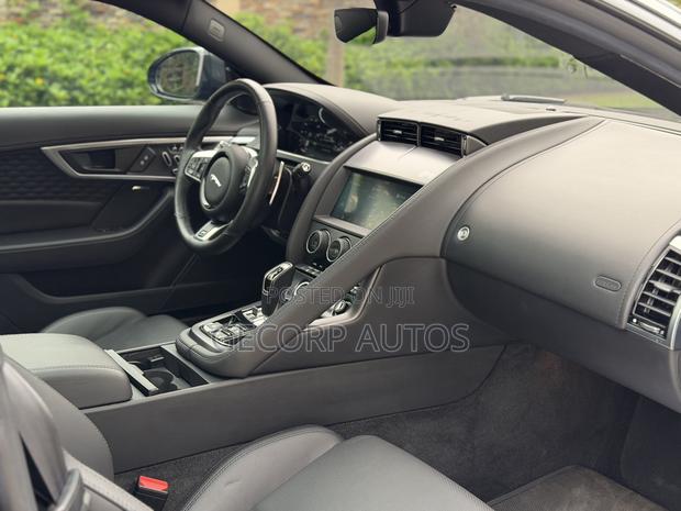 Jaguar F-Type R Coupe AWD 2023 Gray