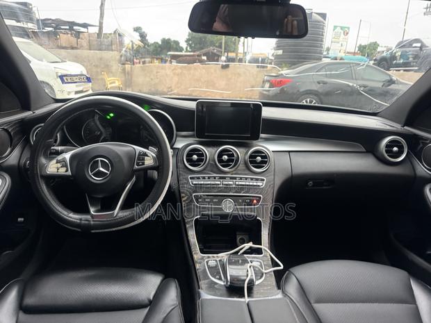 Mercedes-Benz C300 2016 Gray