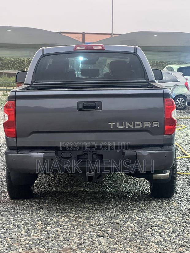 Toyota Tundra 2018 Gray