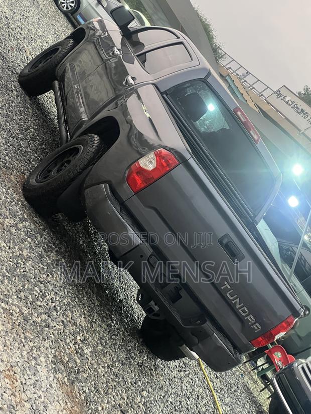 Toyota Tundra 2018 Gray