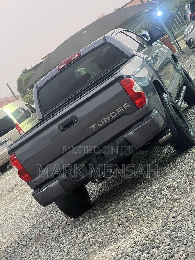 Toyota Tundra 2018 Gray